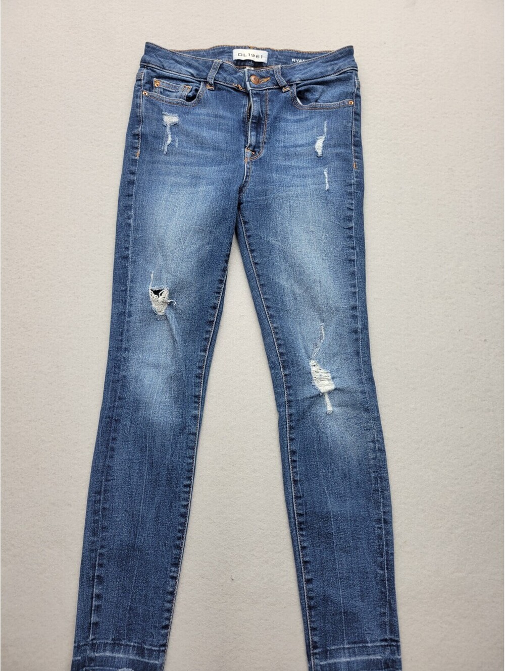 Ryan Women's Jeans Size 26 Blue Skinny Medium Wash Ripped Ryan